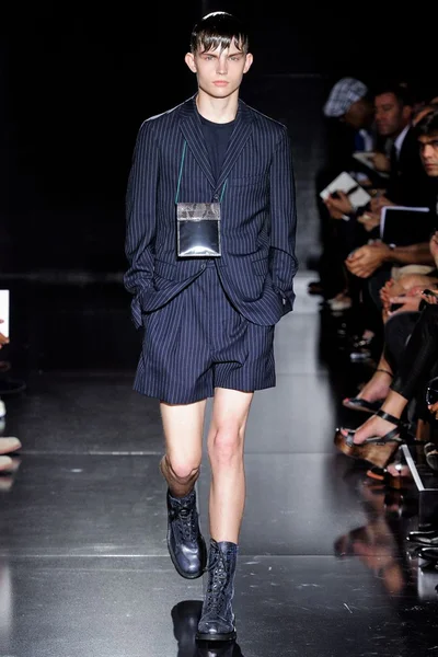 Look 4